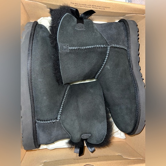 UGG Shoes - Black Bailey bow uggs